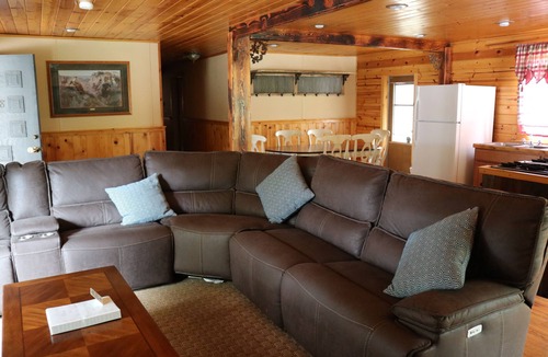 Lee Vining Hotel | Lake View Lodge