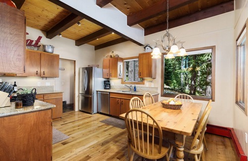 Tahoe Woods Cabin | Lake View, Privacy, Hot Tub, Walk to Tahoe Park Beach & Sunnyside Resort