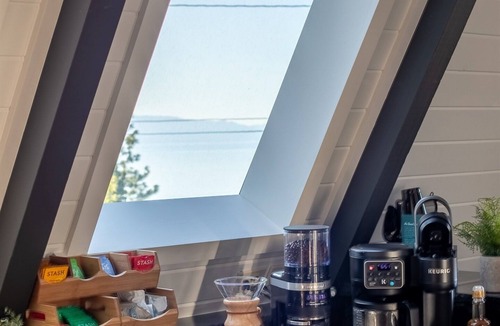 Talmont Cabin | Lake View · Private Beach · Hot Tub · A/C · Pets