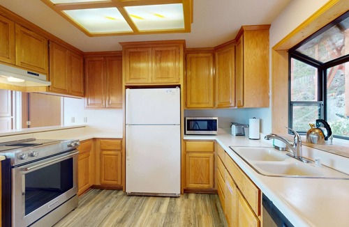 South Lake Tahoe House | Lakefront gem with private beach - perfect for ski lease & summer break