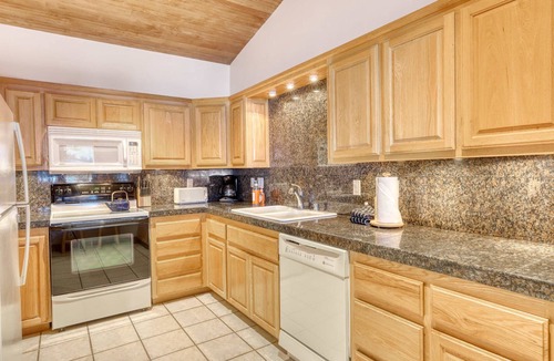 Zephyr Cove Condo | Lakefront getaway with Private beach access & balcony, sleeps 6