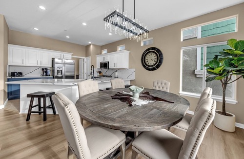 Sparks House | Lakefront Home w/Mountain Views Walk to Shops