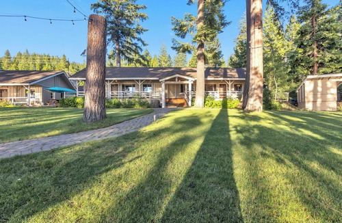 East Shore Cabin | Lakefront Lake Almanor Resort, Dorado Inn Cabin #4