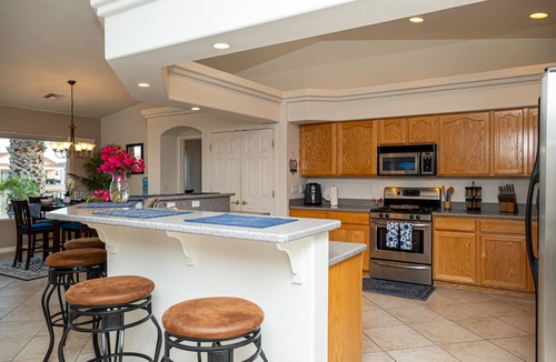 Fort Mohave House | Lakefront vacation Fish, Kayak, Swim, BBQ, Relax. Minutes to Laughlin & Rivers