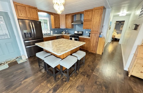 Lakehead-Lakeshore House | Lakeview Home, Private, Kayaks, Paddle Boards - Shasta Lakeshore Retreat #11
