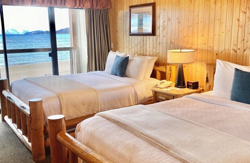 South Lake Tahoe Resort | Lakeview Lodge Room: 2 Queen Beds, Full Kitchen & Gas Fireplace | Private Beach