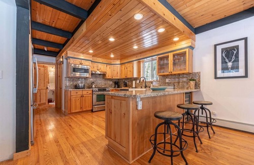 Tahoe Pines House | Lakewalk Lodge on the West Shore by Tahoe Getaways - Luxury Cabin, Dog Friendly, Sauna & HOA Beach