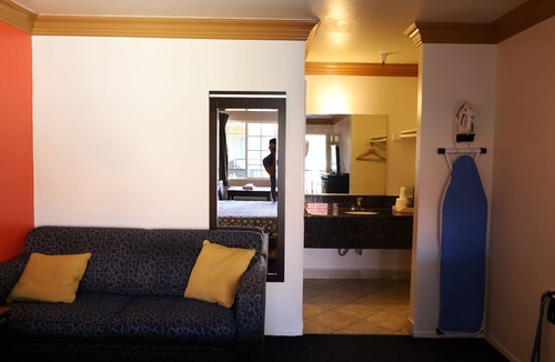 Whittier Hotel | Lambert Inn