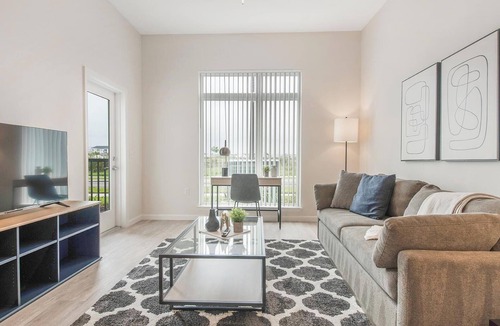 Florida Center Apartment | Landing | Chic 2BD, Gym, Yoga Studio