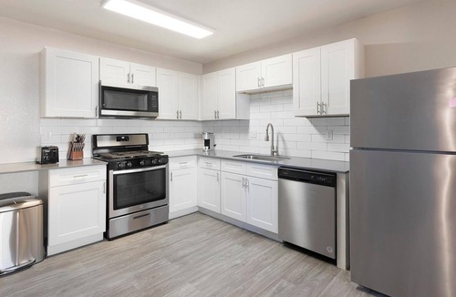 Whitney Apartment | Landing | Stunning 1BD, Clubhouse, Pool