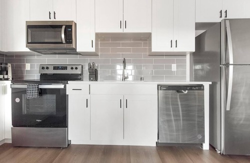Townsite Apartment | Landing | Stylish 2BD, Pool, Rooftop Lounge