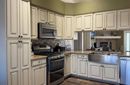 Sunridge Estates House | Large 3-bedroom Pool Home in Bullhead City close to the Casinos, Lake and River