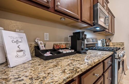 Pumpkin Center House | Large 6BR Home Walk Park In-Law Suite EV Charger