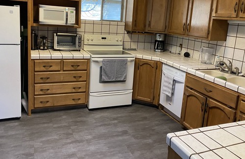 Twain Harte Cabin | Large indoor space+Close to skiing + Dog Friendly