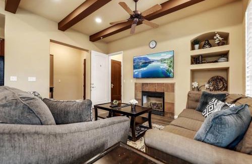 La Quinta Apartment | Legacy Villas 1 BR 1 Story Kitchen Resort Pools Gym