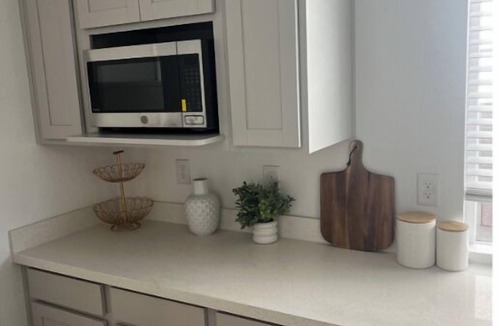 Black Mountain Apartment | Light and Bright, 1 bedroom, 1 bath apartment.