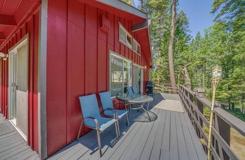 Arnold Cabin | Little Red Cabin in Arnold California
