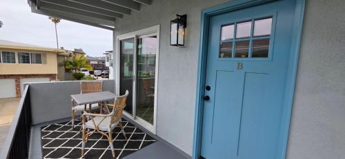 San Clemente Apartment | Lobeiro Lookout- Walk to Beach Peekaboo Ocean View