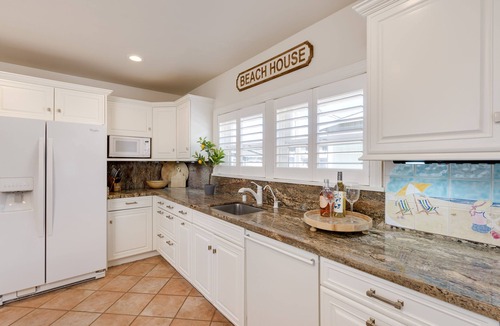 Downtown House | LOCATION! 7 Bedrooms - VIEW - Steps to Sand+Ocean+Pier+Downtown PISMO BEACH!
