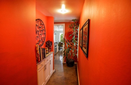 Norma Triangle Condo | Los Angeles Contemporary Retreat