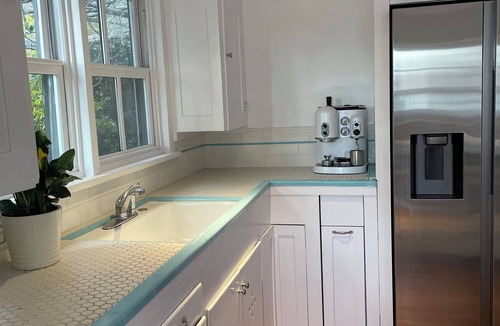 Mid City House | Los Angeles Garden Retreat, Close to Beaches, Attractions, Quiet and Serene
