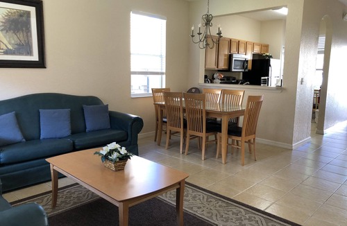 Kissimmee House | Lovely 2 King Size Ensuite BR , 3 Mi to Disney, 1min to Pool, Free WiFi &Parking