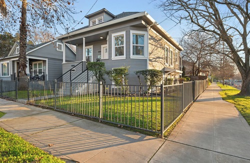 Southeastern Sacramento House | Lovely 2BR Abode Near Curtis Park & Downtown Vibes