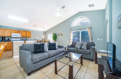 West Haven House | Lovely 4 Bedroom Home-Private Pool-Close to Disney-10% off for weekly stay