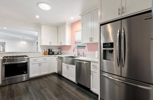 North Hollywood House | Lovely 4 BR North Hollywood Home Near Universal & Hollywood + Patio