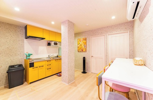 Nishinari Apartment | Lrge New Luxury Designed Home 1 Minute walk to Train Station 6 Min Ride to Namba