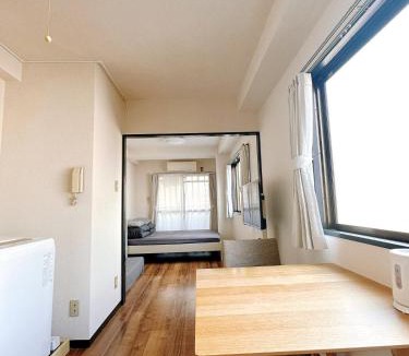 Ikuno Apartment | LUMI HOUSE 401,8 minutes to Namba 4 minutes walk to the station self check in