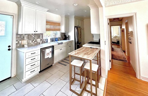 Eastside House | Lush Hot Tub Hacienda I 2BR Coastal Retreat I Golf