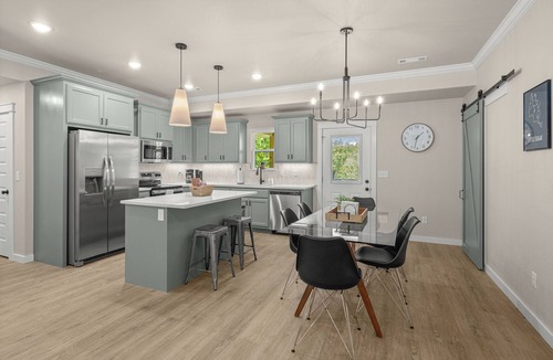 Bella Vista House | Luxe 3BR/2BA Home Directly on Flo Ride & Back 40! Bike Repair & Wash Station!