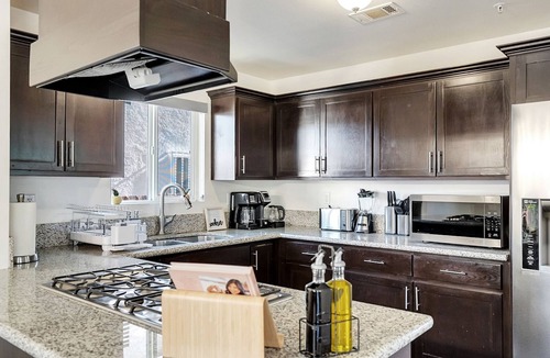 Lennox House | ★LUXE | Spacious 5BR | Close to LAX, Beach & SoFi | Fire Pit★