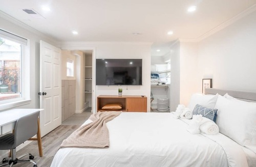 Westlake Apartment | Luxo Stays |Modern Studio| Near SFO, Westlake BART