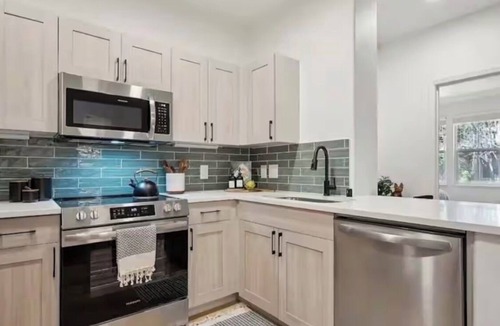 Downtown San Jose Apartment | Luxury 3BR/2BA Apartment with Forest View Balcony, Pool & 7-Star Comfort