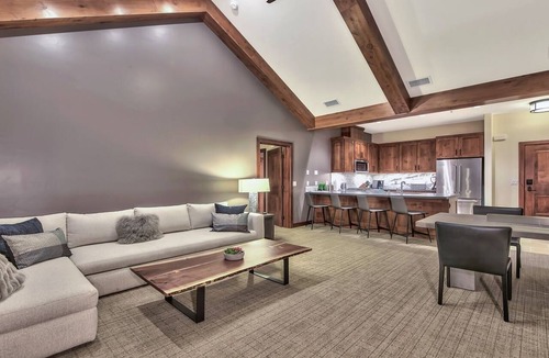 Lakeside Park Condo | Luxury 3Br Residence steps from Heavenly Village & Gondola