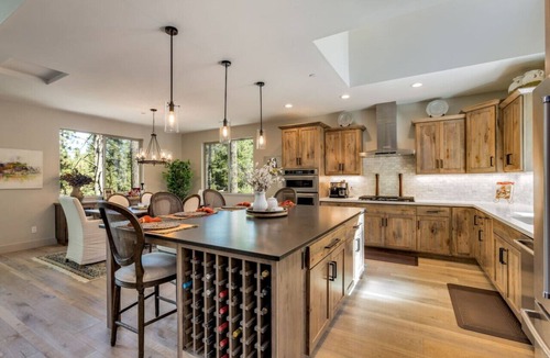 Country Club Estates House | Luxury 4 Bedroom Home with Hot Tub