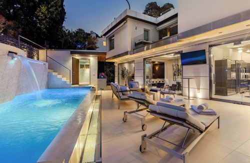 Hollywood Hills West Villa | Luxury 5BR Sunset Plaza Villa, Pool, Spa, Sauna & Tennis
