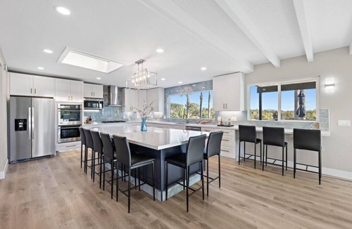 Vista House | LUXURY 8 BEDROOM COASTAL VILLA WITH PRIVATE POOL, SPA, SALON!
