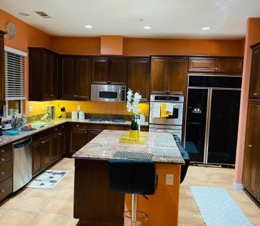 Victorville Villa | Luxury and unique 3300 sq ft home Quiet neighborhood
