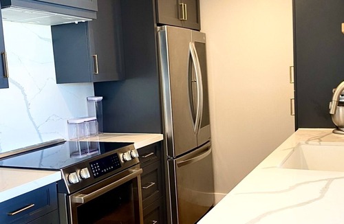 Alamitos Beach Condo | Luxury Beachfront Condo on the Sand. Close to everything.