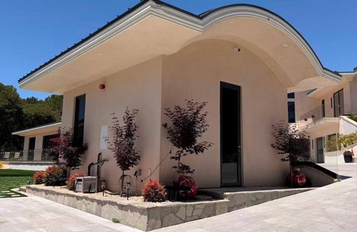 West of the Alameda Cottage | Luxury Garden Cottage Near Stanford