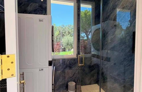 West of the Alameda Cottage | Luxury Garden Cottage Near Stanford