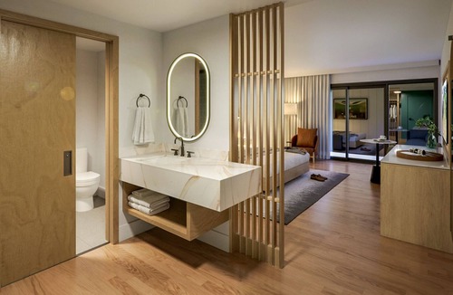 Rancho Santa Fe Hotel | Luxury Golf Retreat with Pool & Spa in Rancho SF