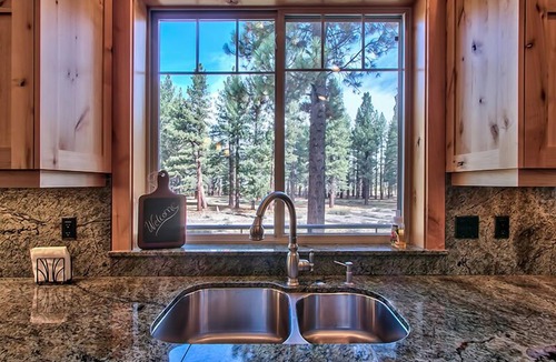 South Lake Tahoe House | Luxury Home with Jacuzzi, Pool Table, near Casinos and Beach. 2 Master Bedrooms!