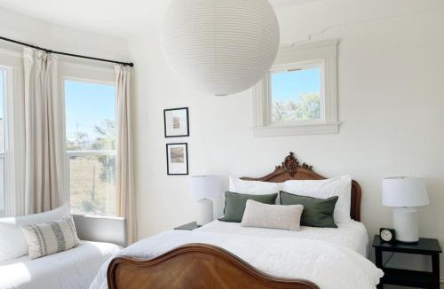 San Luis Obispo House | Luxury hot tub wine country Victorian near SLO