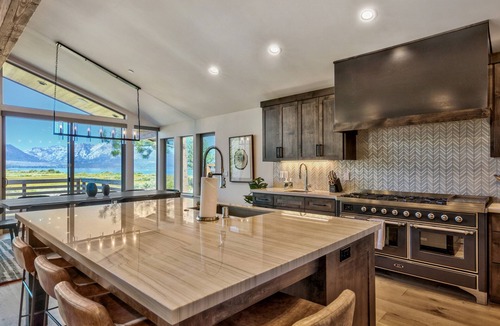 Al Tahoe House | Luxury Lake Tahoe View Estate walk to Beach Luxe31