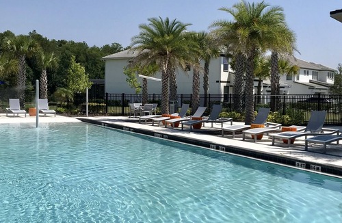 Kissimmee House | Luxury Lake view 9bd Home Near Disney Sleeps 20