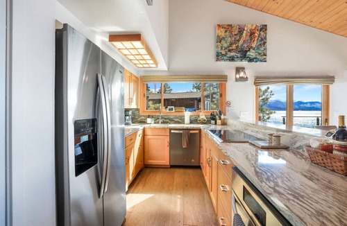 Zephyr Cove House | Luxury Lakefront Escape | Panoramic View | Sleep 8